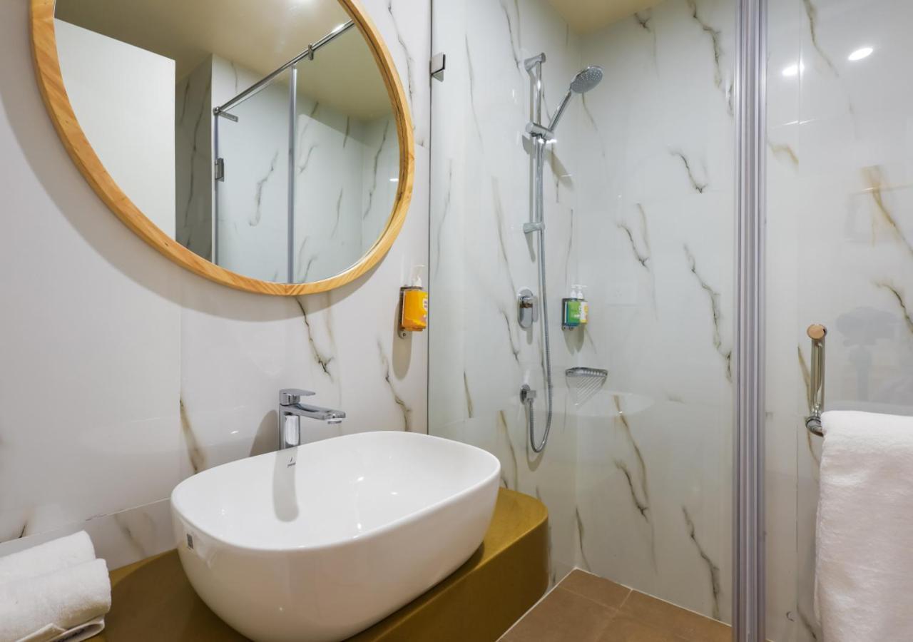 Bloom Hotel - Golf Course Road, Sector 43 Ґурґаон Екстер'єр фото